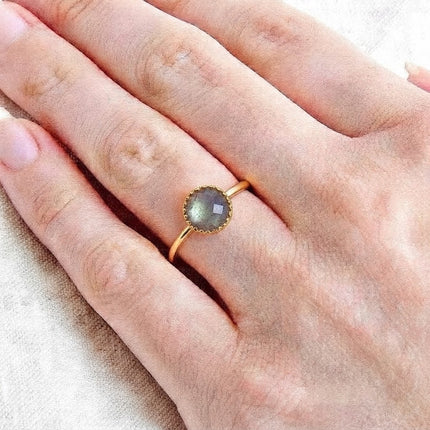 Bague pierre de labradorite et plaquée or