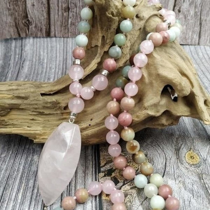 Collier mala en amazonite naturelle, quartz rose et rhodonite (108 pièces)