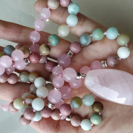 Collier mala en amazonite naturelle, quartz rose et rhodonite (108 pièces)